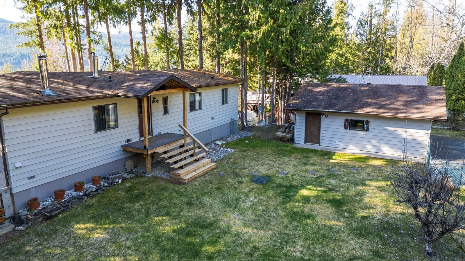 Photo de la propriété:  8698 Penwith Way  BC V0E 1M9 