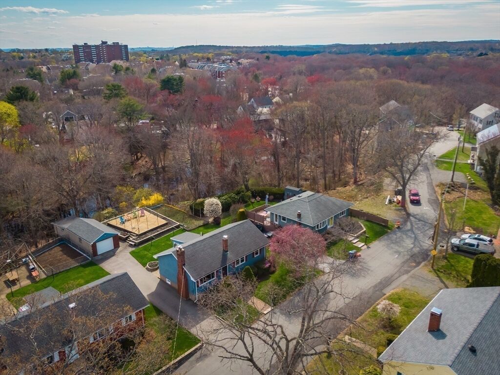 Property Photo:  7 Cedarcrest Rd  MA 01970 