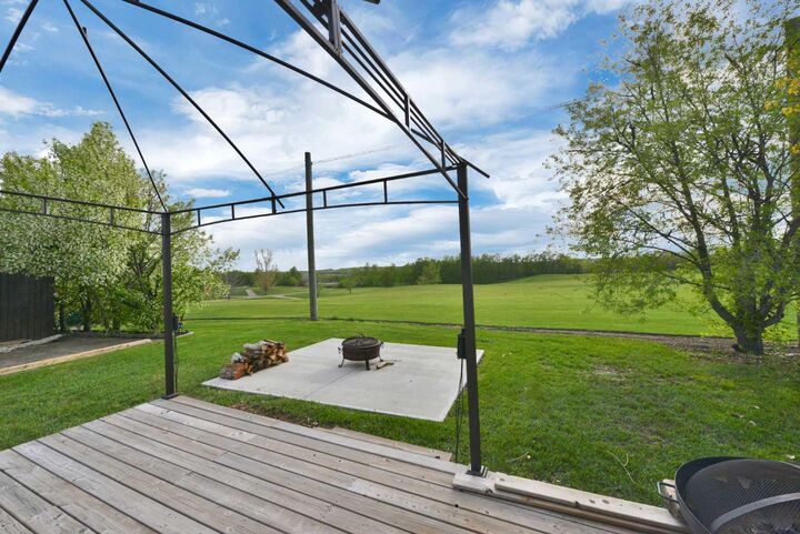 Property Photo:  25054 South Pine Lake Road 5007  AB T0M 1R0 