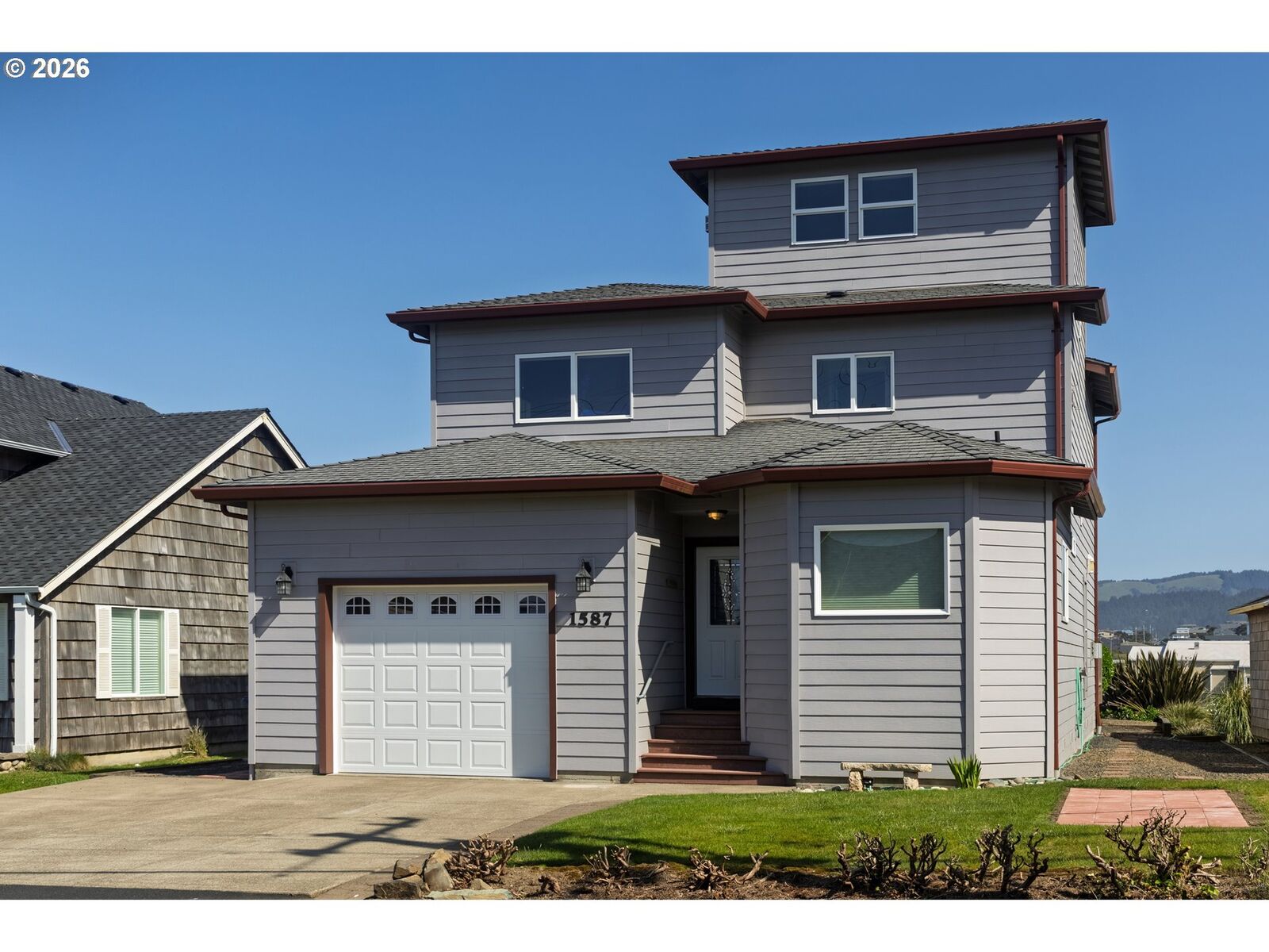 Property Photo:  1587 NW 39th St  OR 97367 