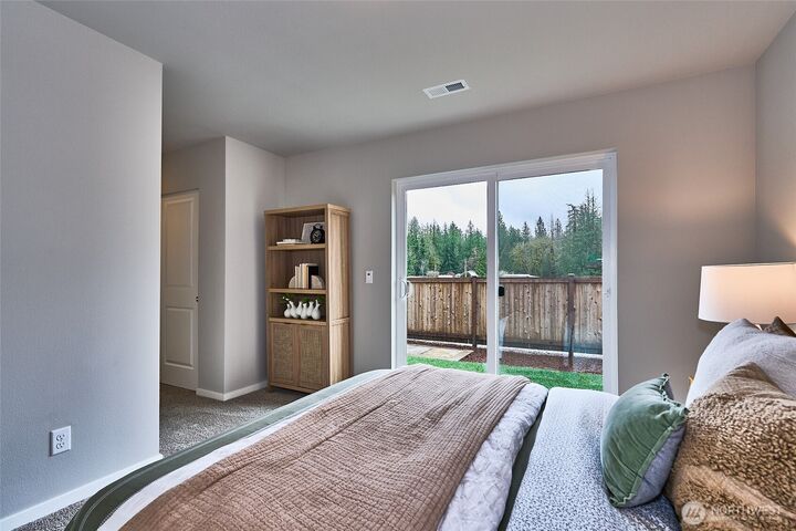 Property Photo:  18506 SE 271st Place  WA 98042 