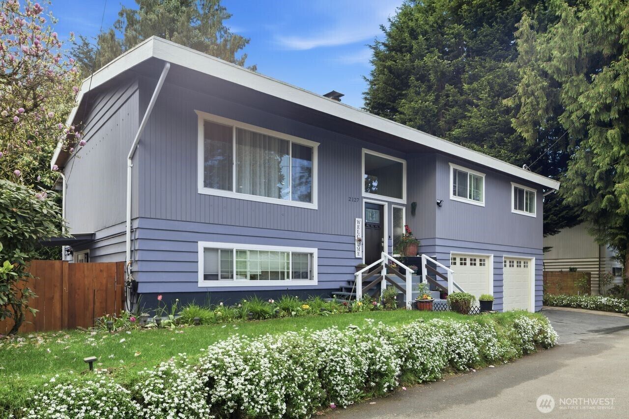 Property Photo:  2127 N 149 Lane 1  WA 98133 