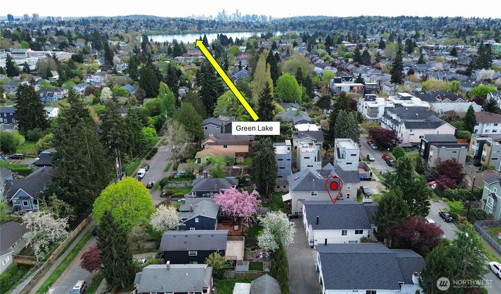 Property Photo: 8848 Interlake Avenue N WA 98103