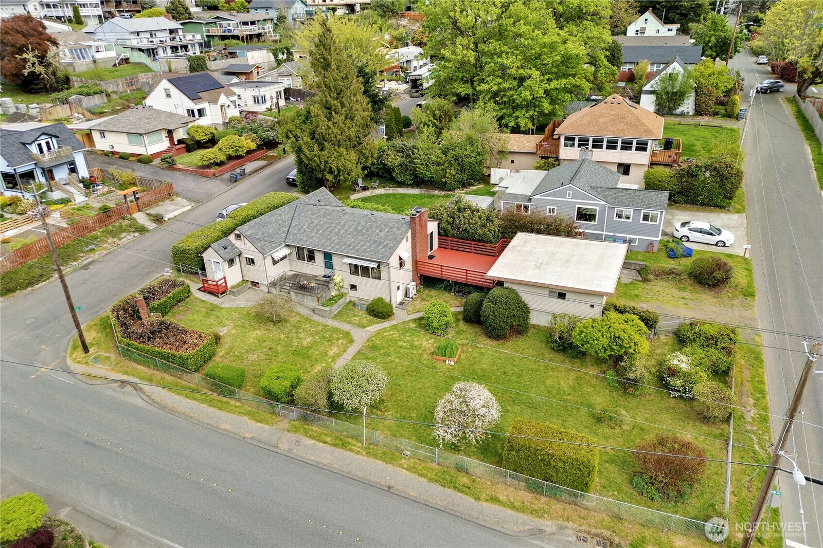 Property Photo: 1408 Winfield Avenue WA 98310