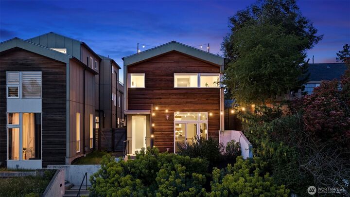 Property Photo:  3918 S Hudson Street  WA 98118 