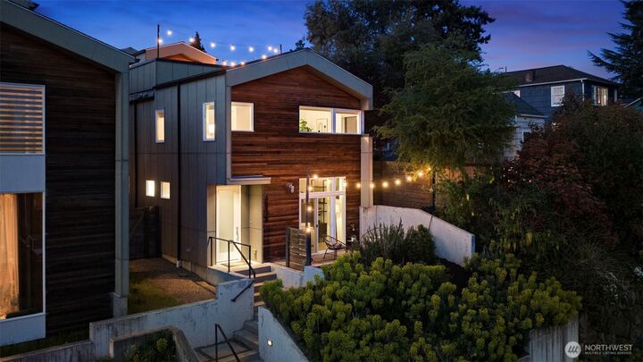 Property Photo:  3918 S Hudson Street  WA 98118 