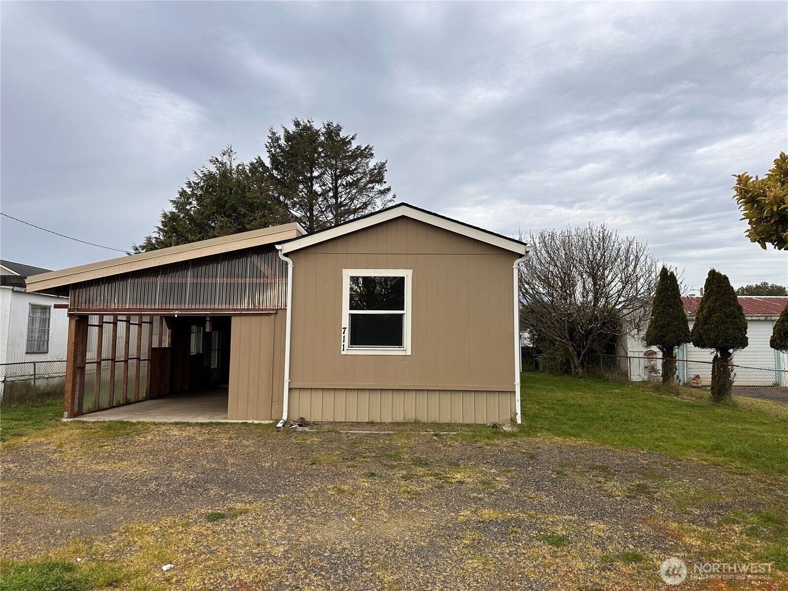 Property Photo:  711 S Rain Street NE  WA 98569 