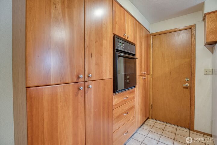 Property Photo:  1819  Graves Avenue  WA 98520 