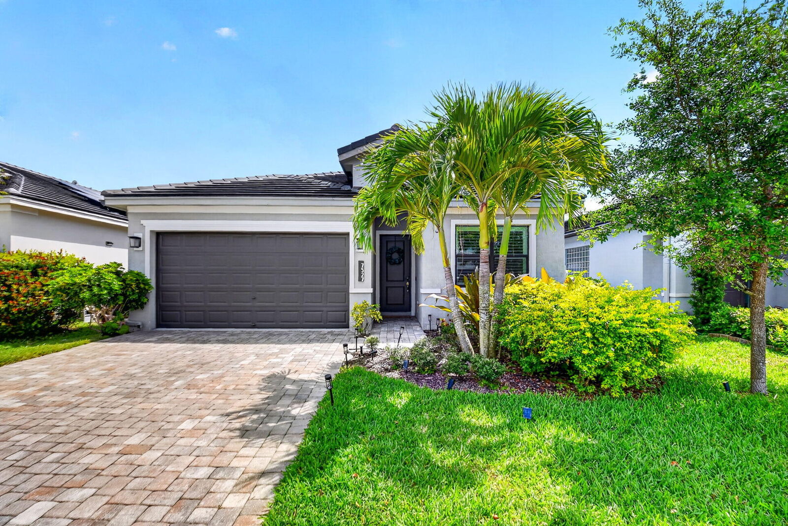 Property Photo:  7527 Moonrise Drive  FL 33467 