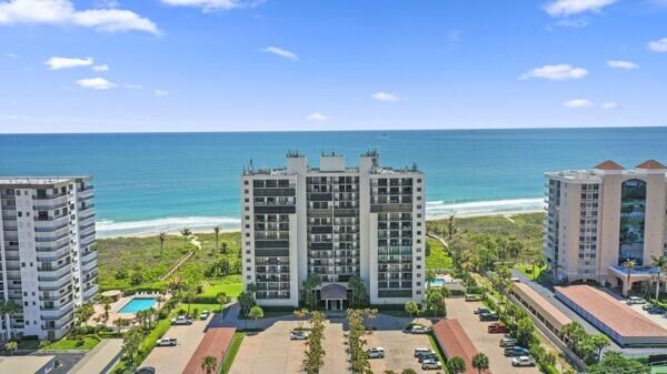 Property Photo: 3100 N Highway A1a 502 FL 34949