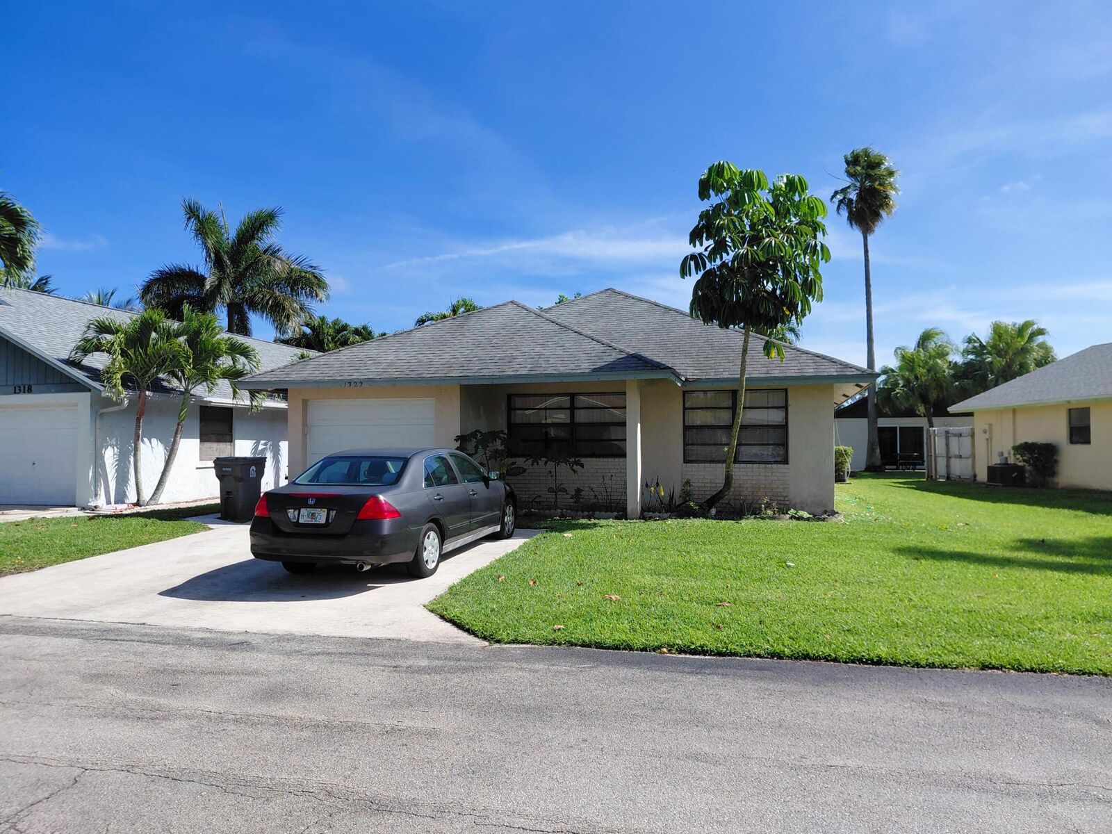 Property Photo: 1322 Pines Lane FL 33415