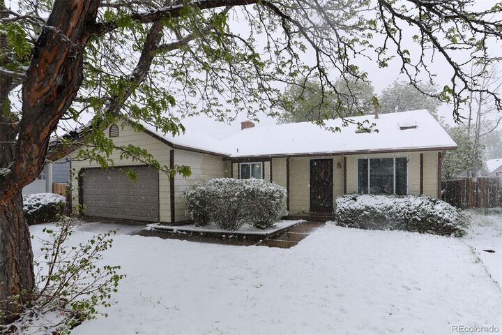 Property Photo:  16314 E Exposition Drive  CO 80017 