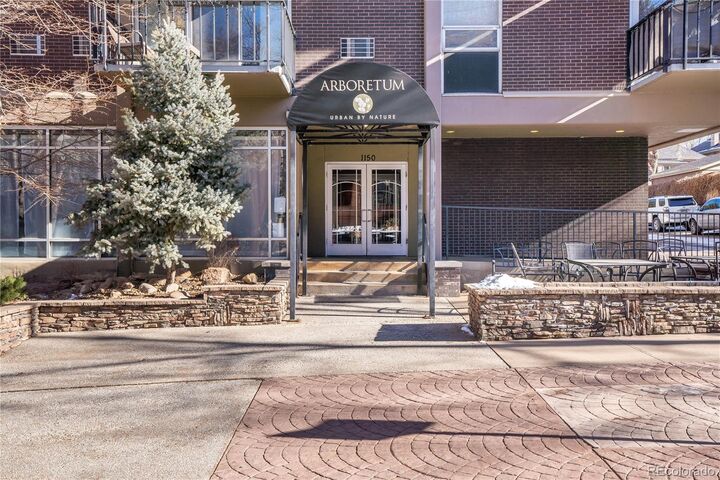 Property Photo:  1150 Vine Street 201  CO 80206 