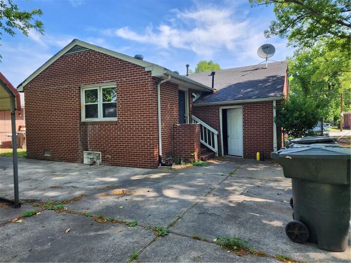 Property Photo:  647 Bell St  VA 23661 