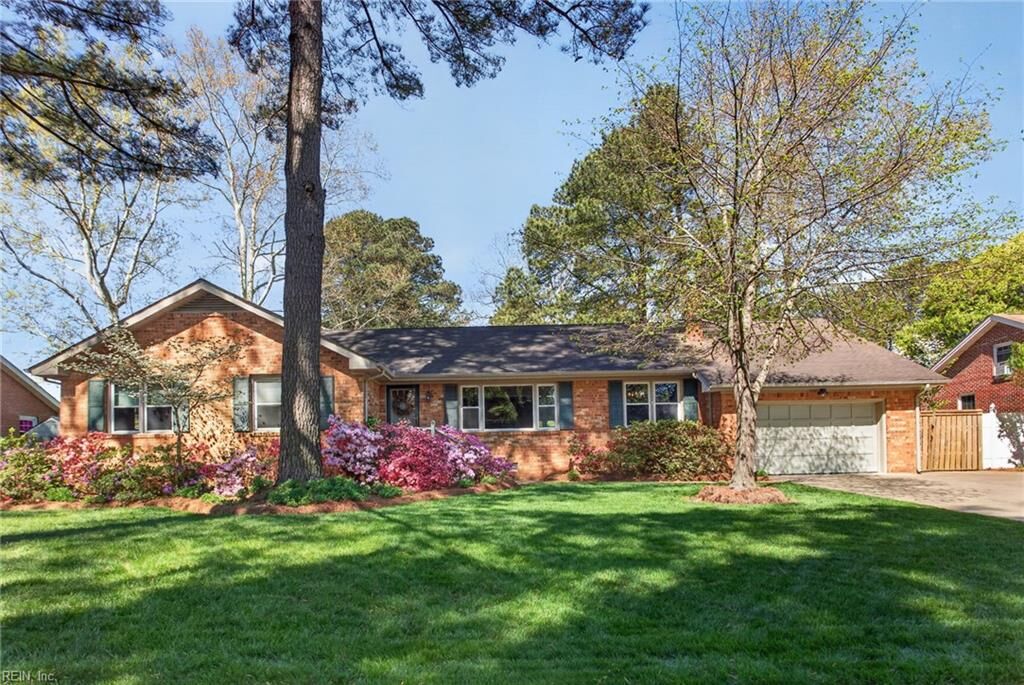 Property Photo:  1109 Cresthaven Ln  VA 23464 