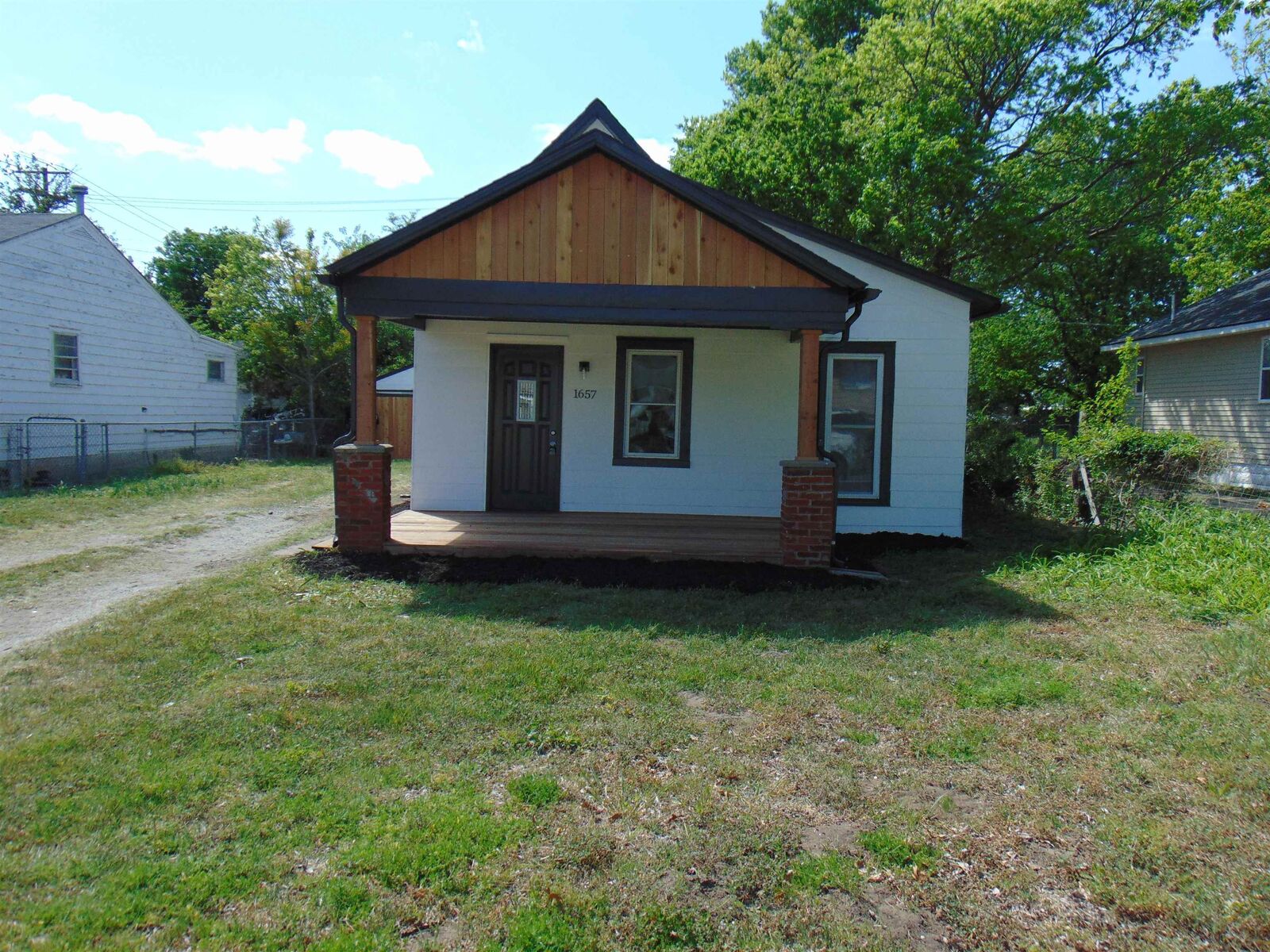 Property Photo:  1657 S Gold  KS 67213 