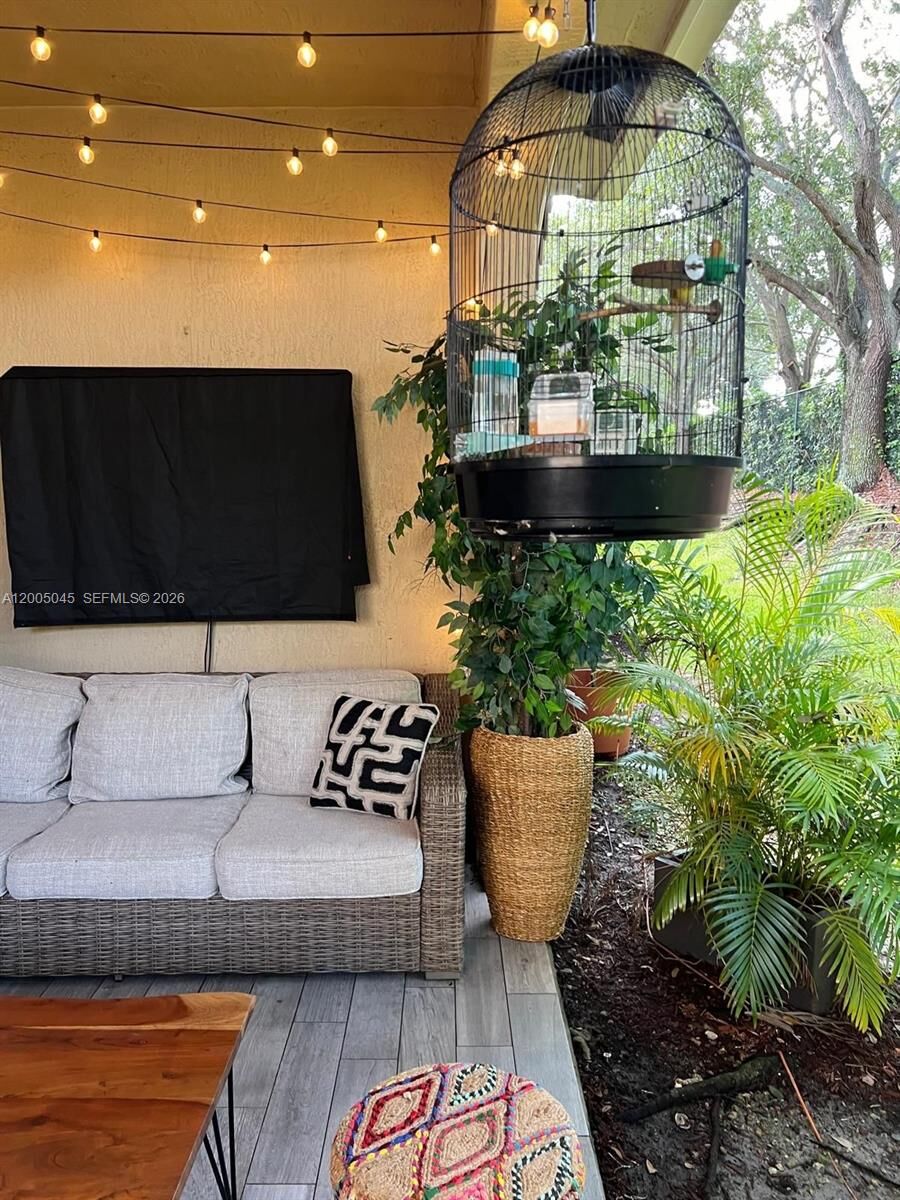 Property Photo:  4118 Forest Dr 4118  FL 33332 