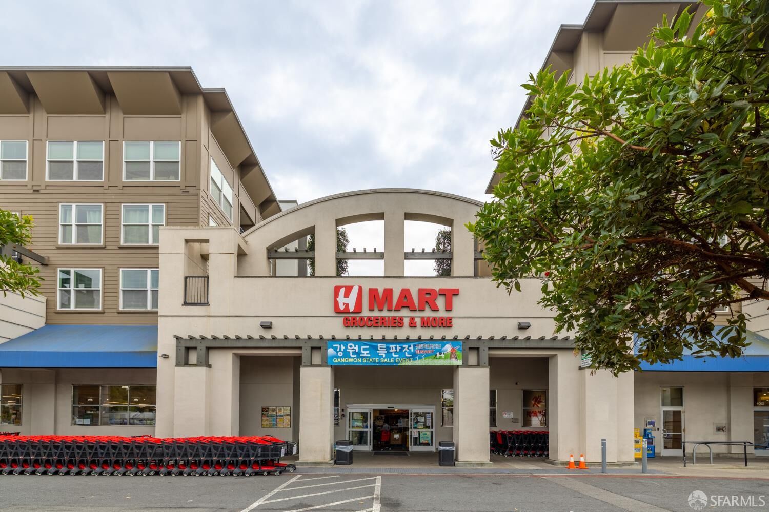 Property Photo:  8200 Oceanview Terrace 213  CA 94132 