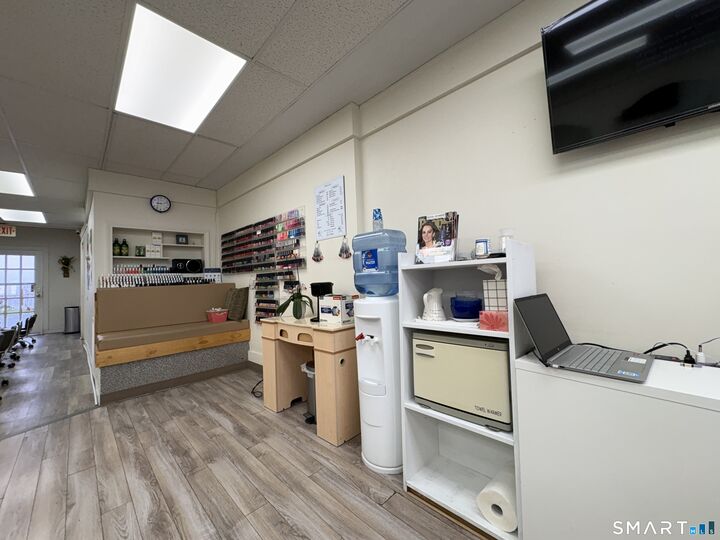 Property Photo:  2348 Whitney Avenue  CT 06518 