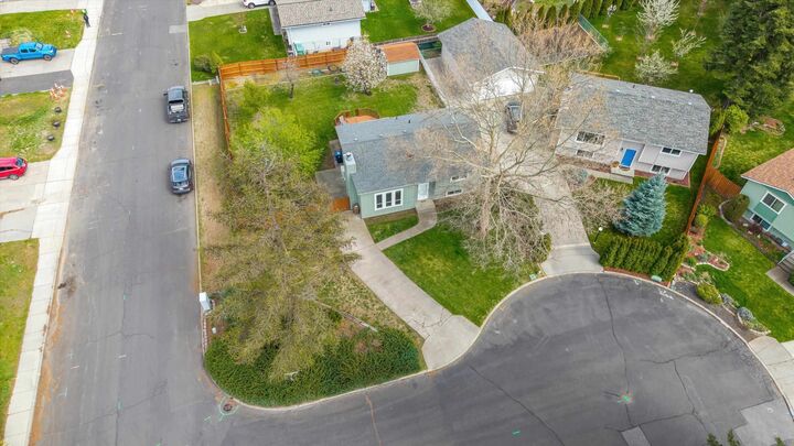 Property Photo:  630 E Bull Run Ct  WA 99017 