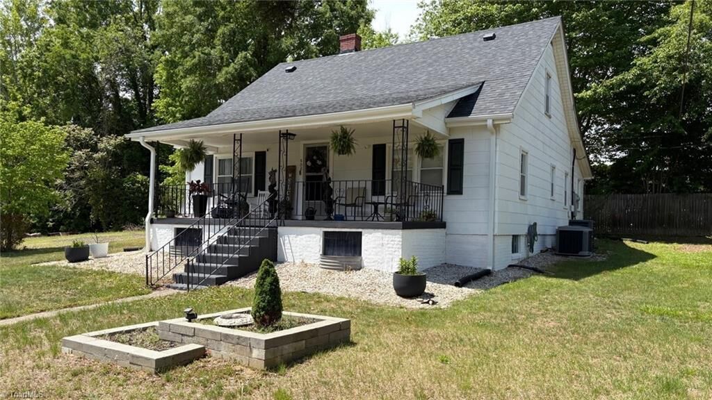 Property Photo:  308 Stone Street  NC 27048 