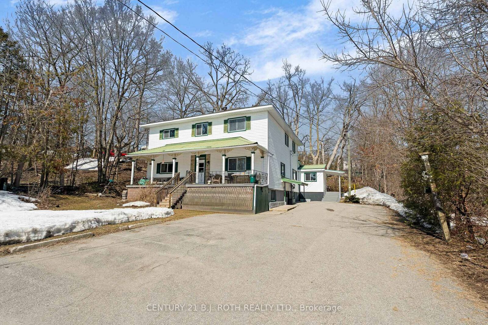 Property Photo:  184 Borland Street E  ON L3V 2C3 