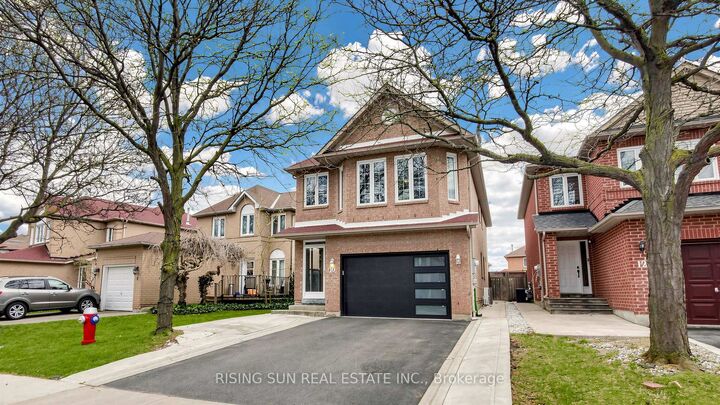 10 Cedarwood Crescent — photo 1