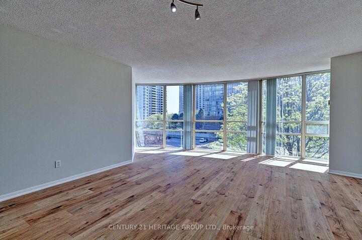 Property Photo:  50 Eglinton Avenue W 306  ON L5R 3P5 