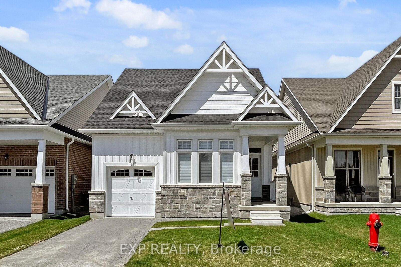 Property Photo: 10 Palmira Drive ON L0E 1R0
