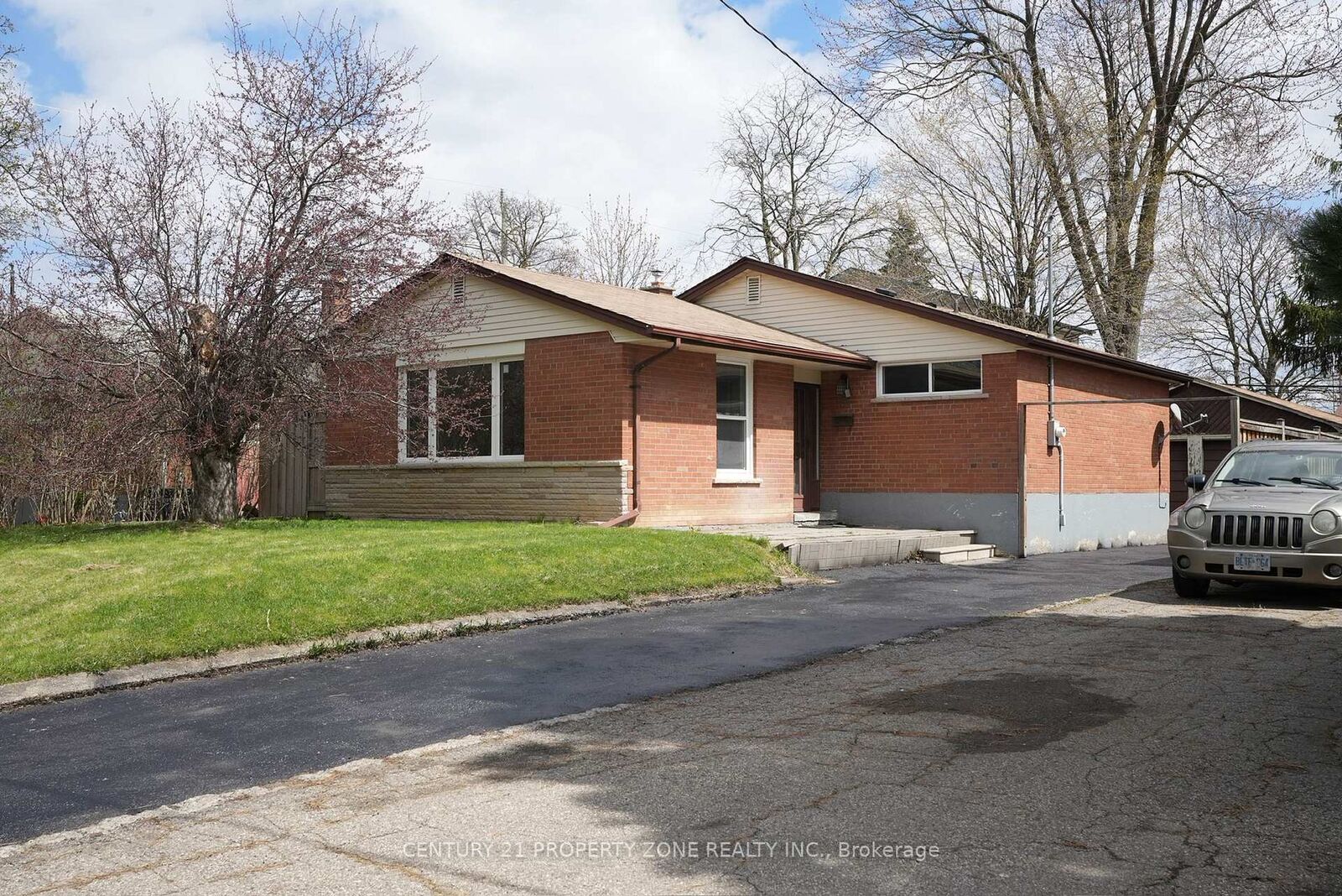 Photo de la propriété:  5 Hadrina Street  ON L6X 2J5 