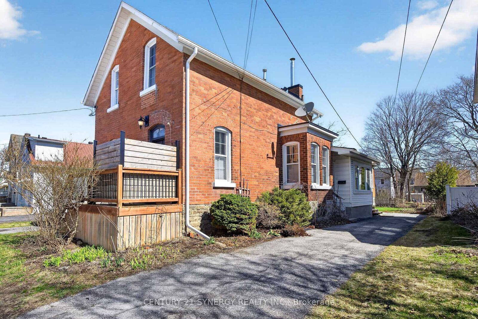 Property Photo:  33 Napoleon Street  ON K7C 2X4 