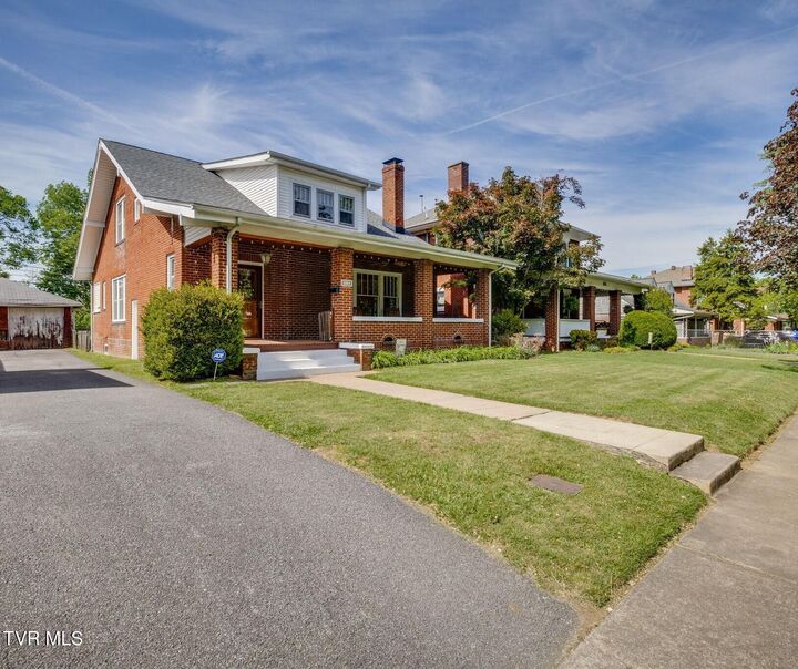 Property Photo:  812 West Maple Street  TN 37604 