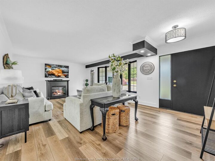 Photo de la propriété:  1367 Oxford Avenue  ON N9Y 2S8 