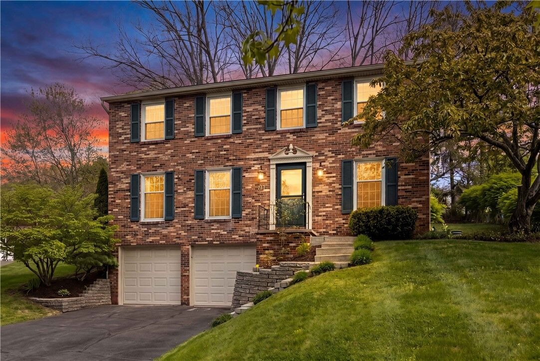 Property Photo:  117 Stilwell Ct  PA 15228 