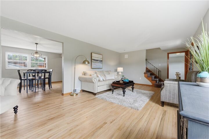 Property Photo:  5 Olympia Park Plz  PA 15132 