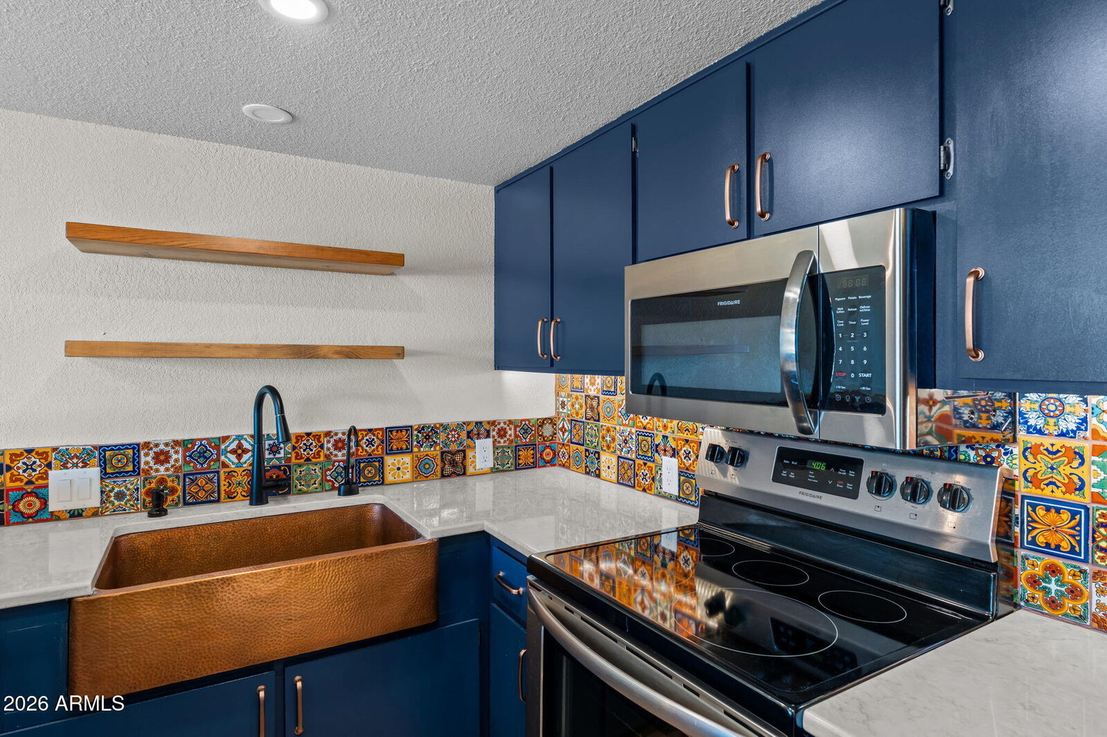 Property Photo:  455 N Tegner Street 4  AZ 85390 