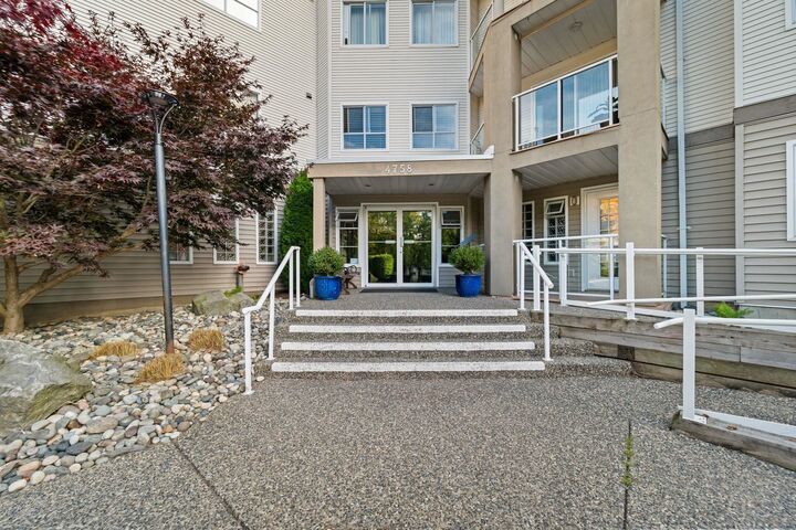 Property Photo: 4758 53 Street 108 BC V4K 2Z1
