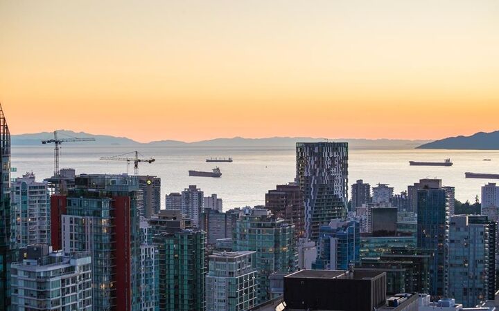 Property Photo: 1077 W Cordova Street Ph4201 BC V6C 2C6