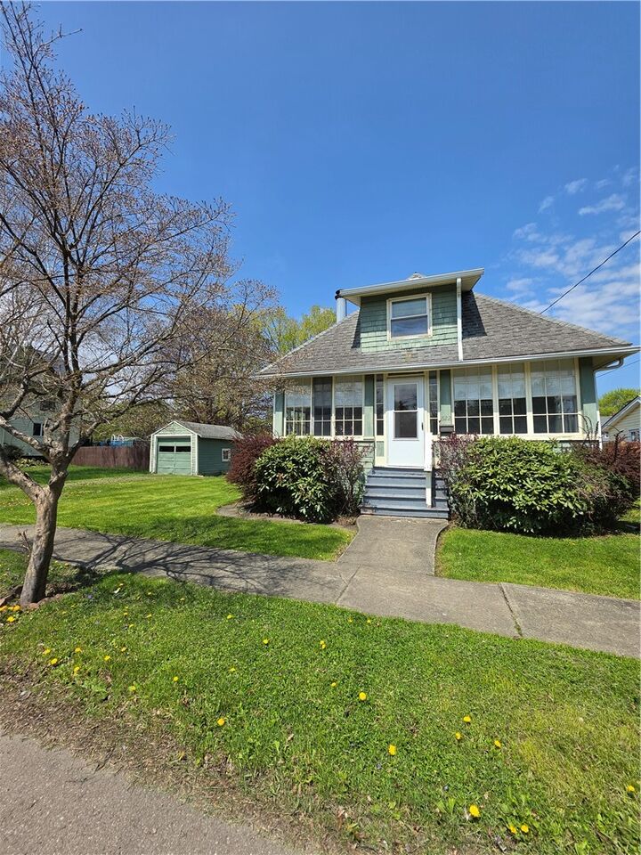 Property Photo:  622 Yale Street  NY 14904 