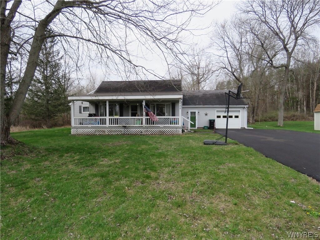 Property Photo:  8752 Donahue Road  NY 14020 