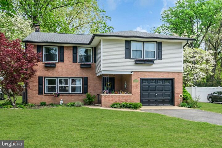 Property Photo:  16 Glenolden Road  PA 19067 