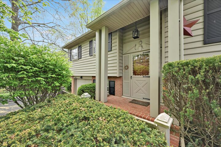 Property Photo:  3206 Nolt Road  PA 17601 
