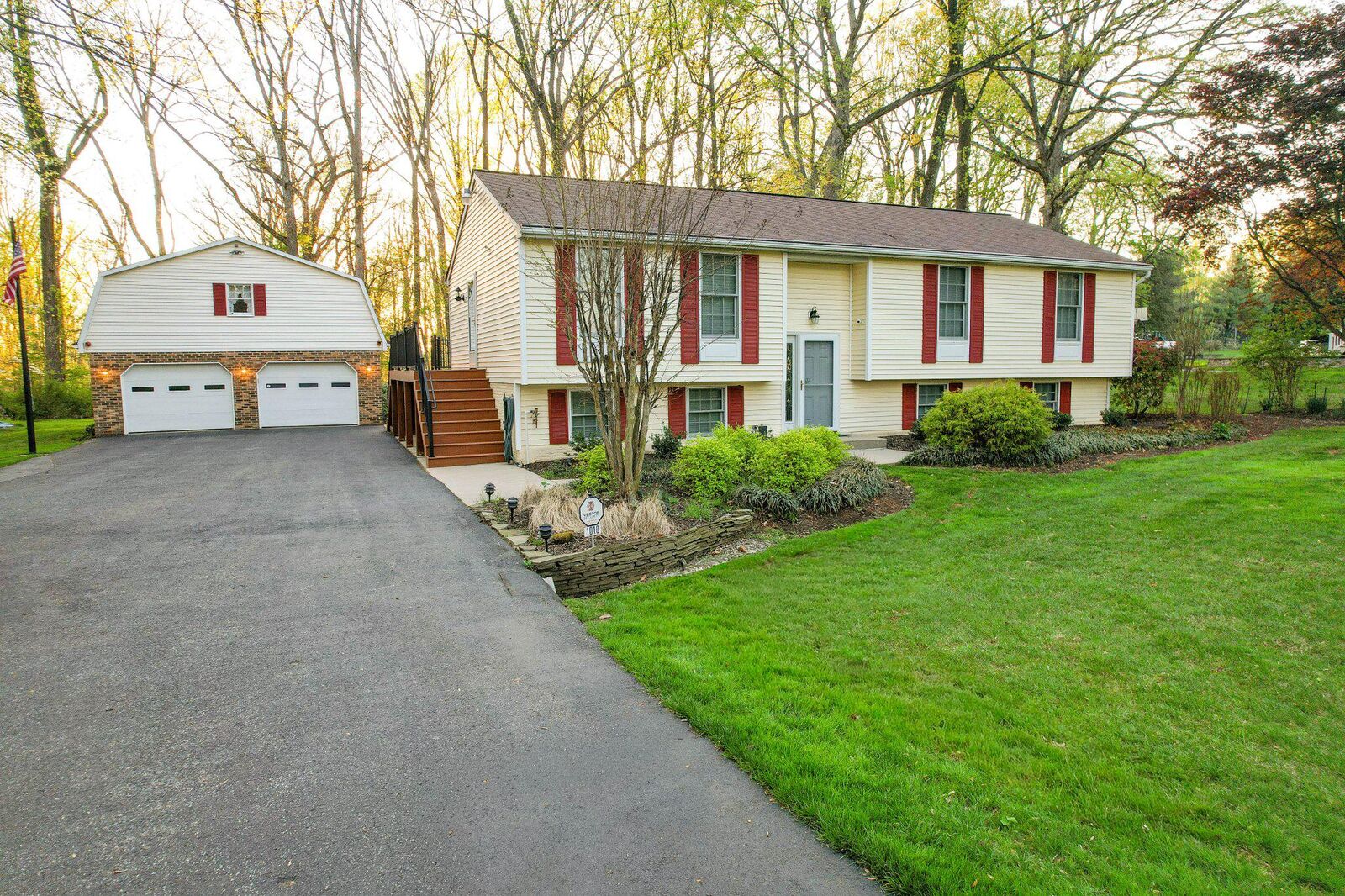 Property Photo:  1010 Hilton Avenue  MD 21228 