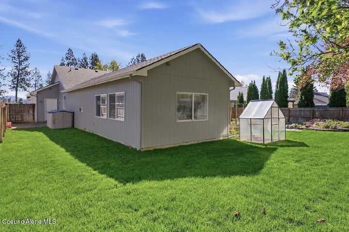 Property Photo:  2471 N Henry St  ID 83854 