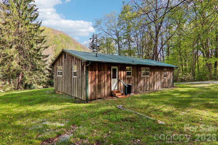 Property Photo: 28 Mull Cove Road NC 28751
