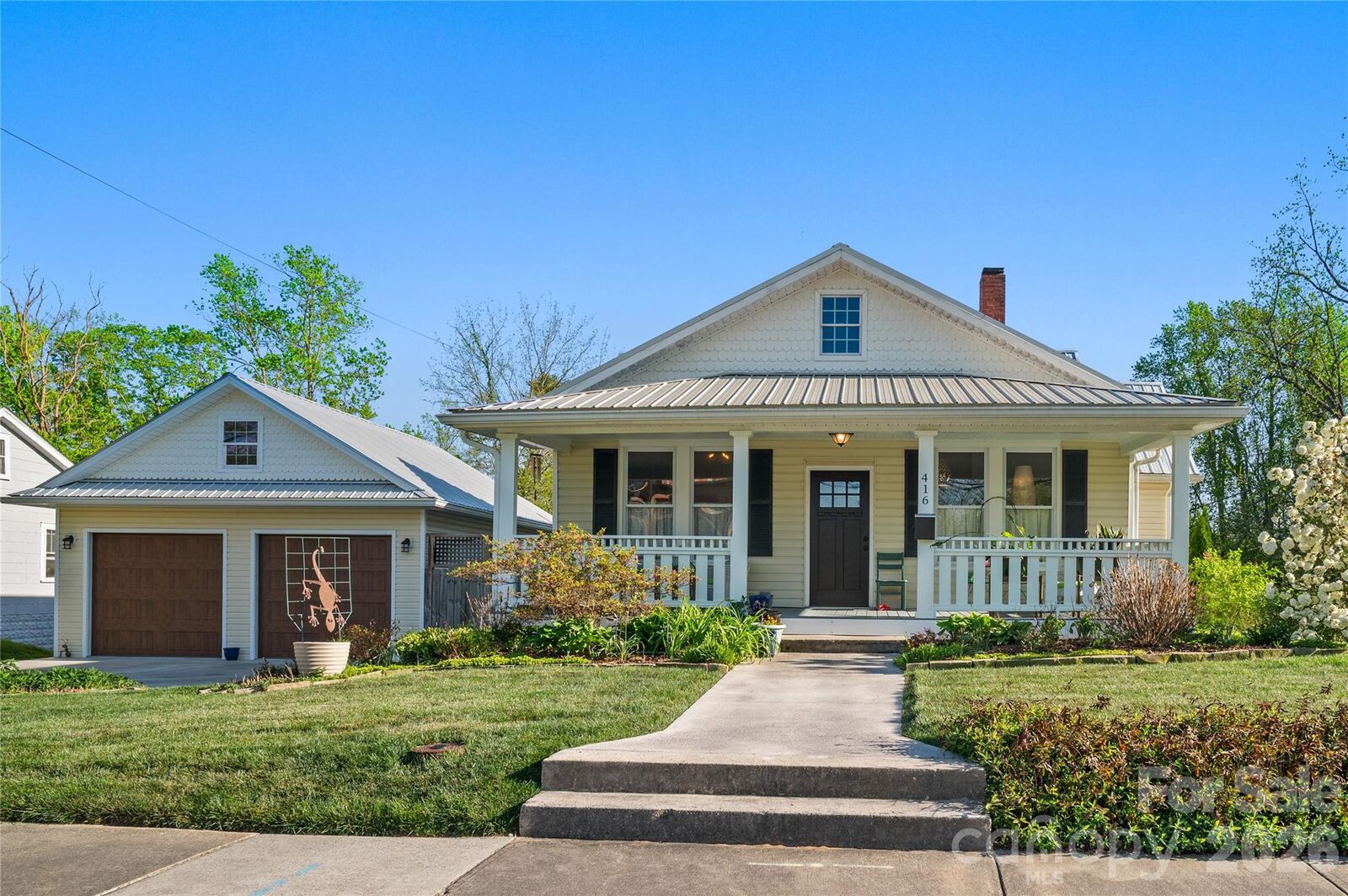 Property Photo:  416 3rd Avenue W  NC 28739 