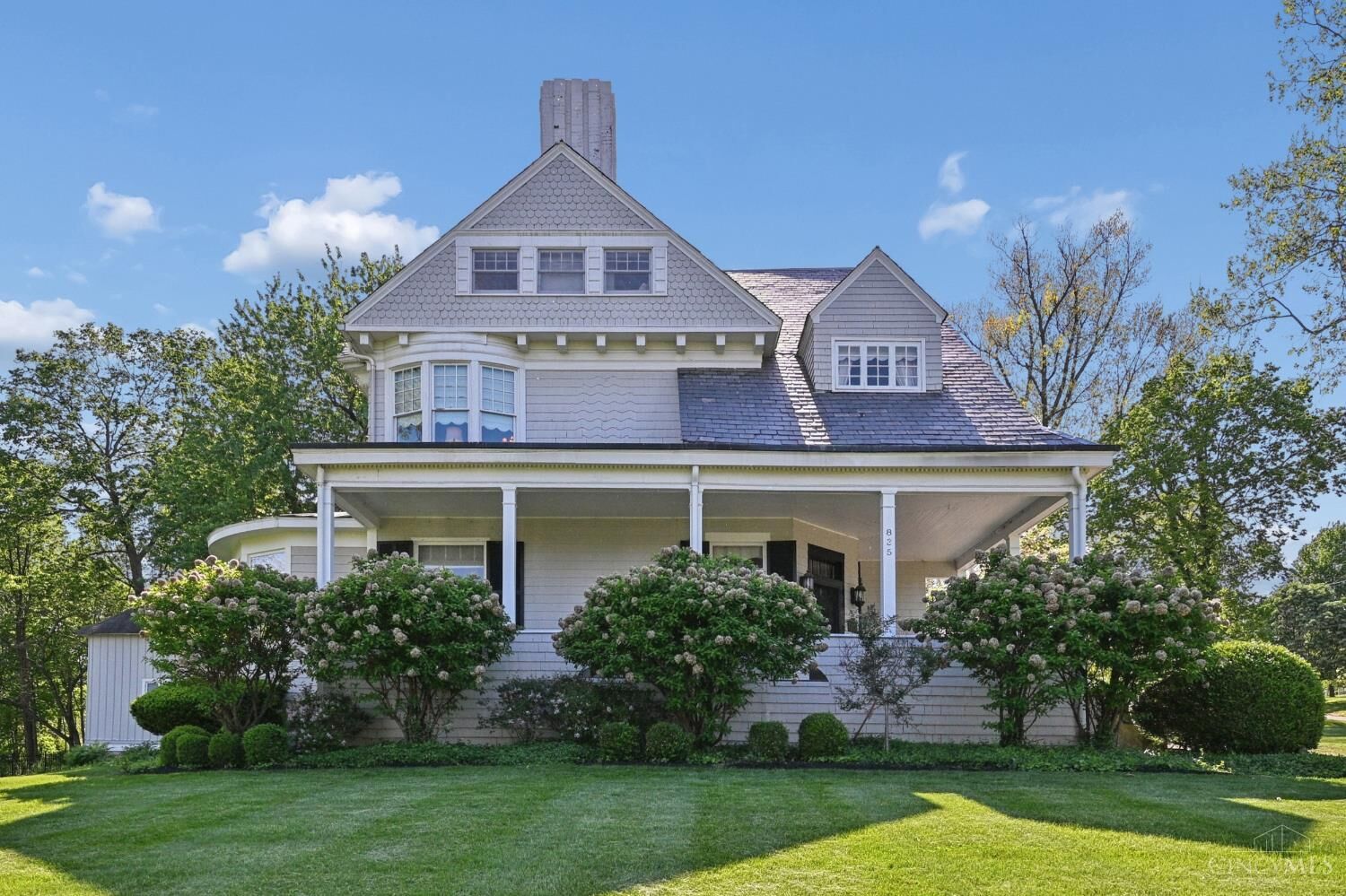 Property Photo:  835 Ivy Avenue  OH 45246 