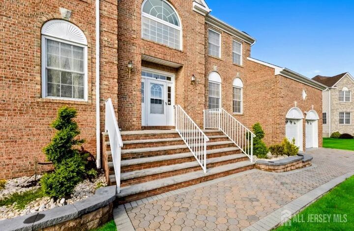 Property Photo:  22 Honey Locust Drive  NJ 08831 