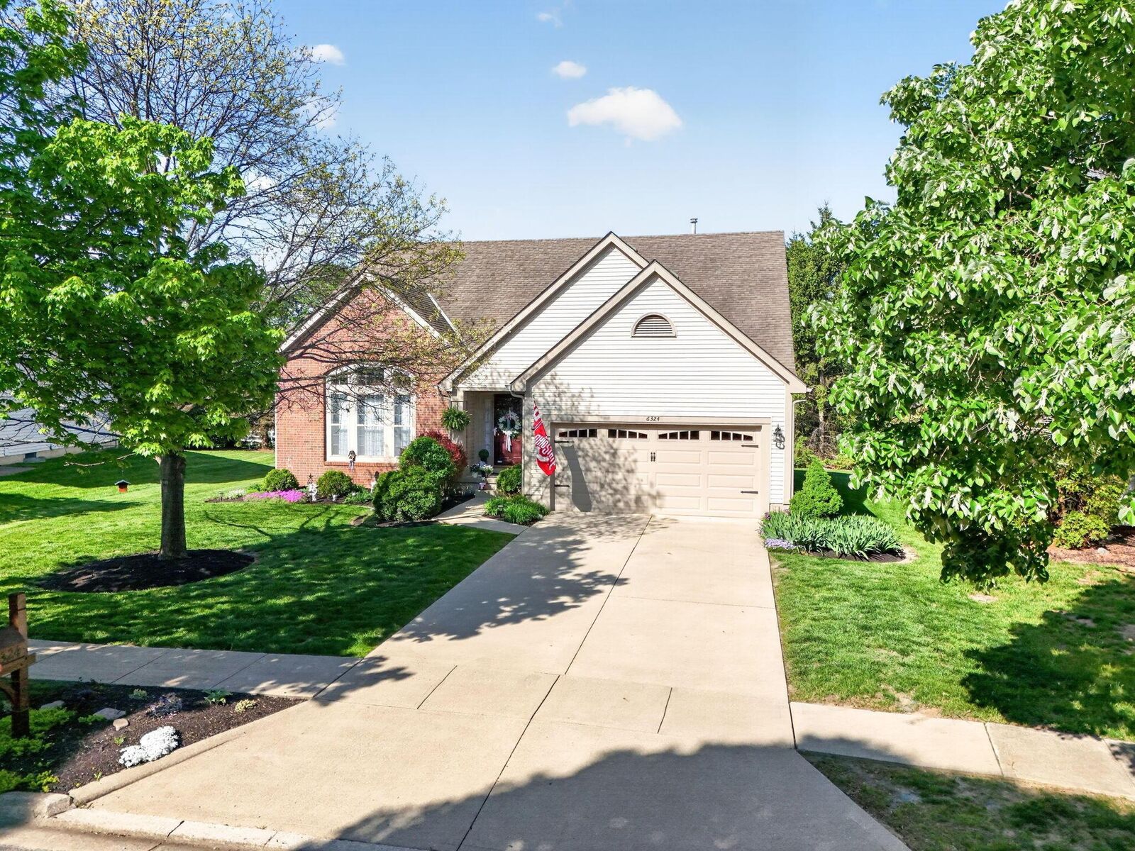 Property Photo:  6324 Rossmore Lane  OH 43110 