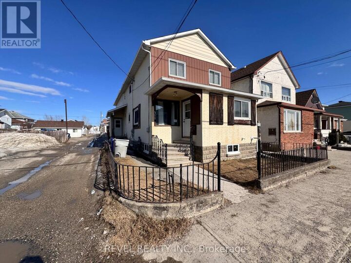 Property Photo: 388 Pine Street South ON P4N 2L3